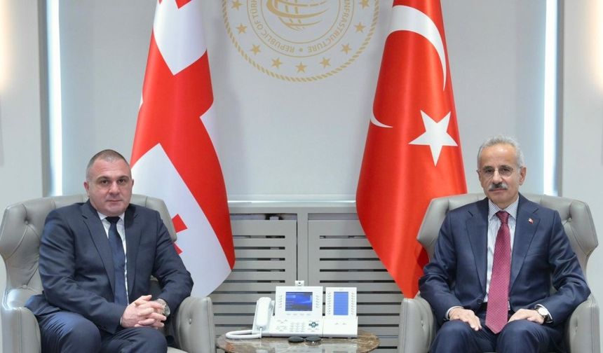 Uraloğlu, Gürcistan Altyapı Bakanı Sokhadze İle Görüştü