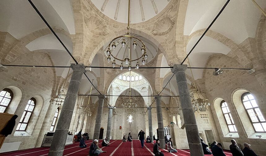 Tarihin izleri Şanlıurfa'daki "Fırfırlı Cami"de birleşiyor