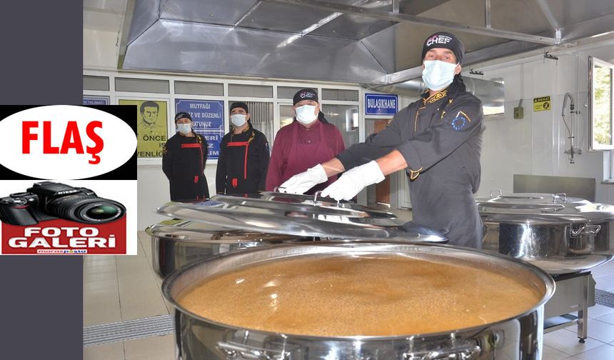 Meslek Lisesi Öğrencileri, Günde 1.615 Taşımalı Öğrenciye Sıcak Yemek Üretiyor