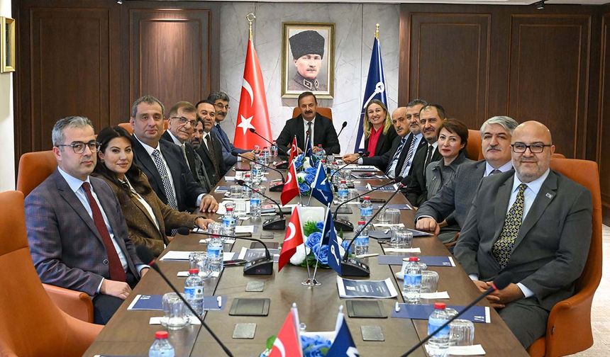 Anahtar Parti: Bir Ülkenin Nasıl Yönetileceğine Yalnızca O Ülkenin Halkı Karar Verir