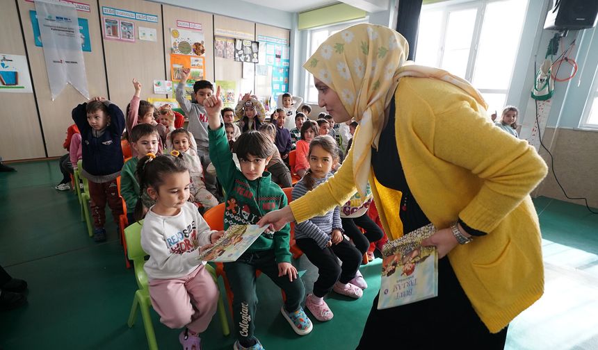 Büyükşehir’den Miniklere Masal Şöleni