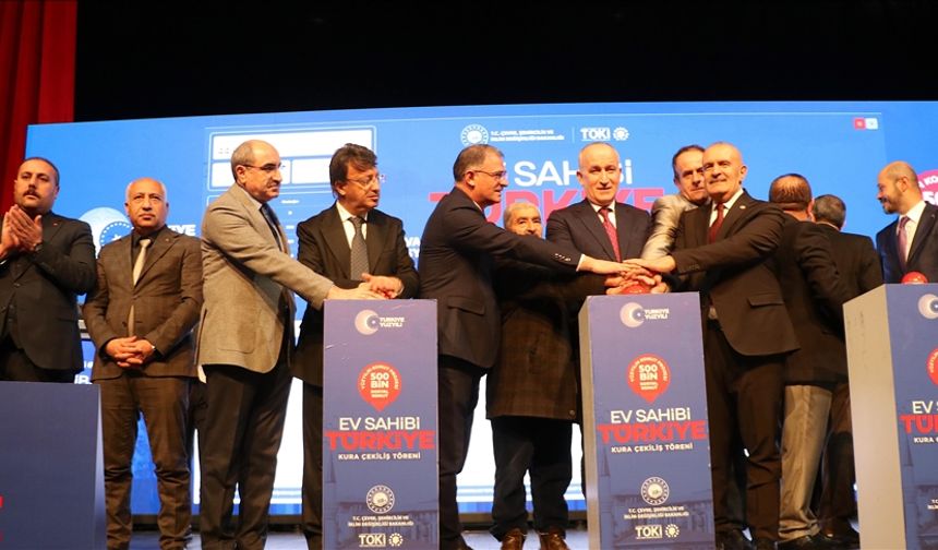 Van'da yapılacak konutların hak sahipleri kurayla belirlendi