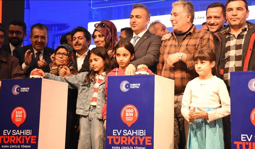 "Yüzyılın Konut Projesi" kapsamında konutların kurası çekildi