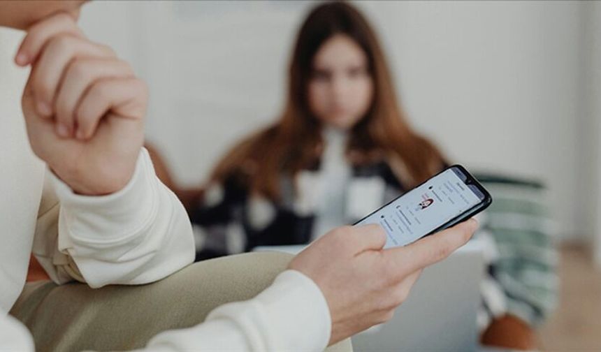 Dijital ekran bağımlılığı kabızlığın en önemli nedenlerinden