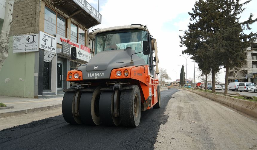 Büyükşehir’den Kuddusi Baba ve Trabzon Bulvarlarında Asfalt Çalışması