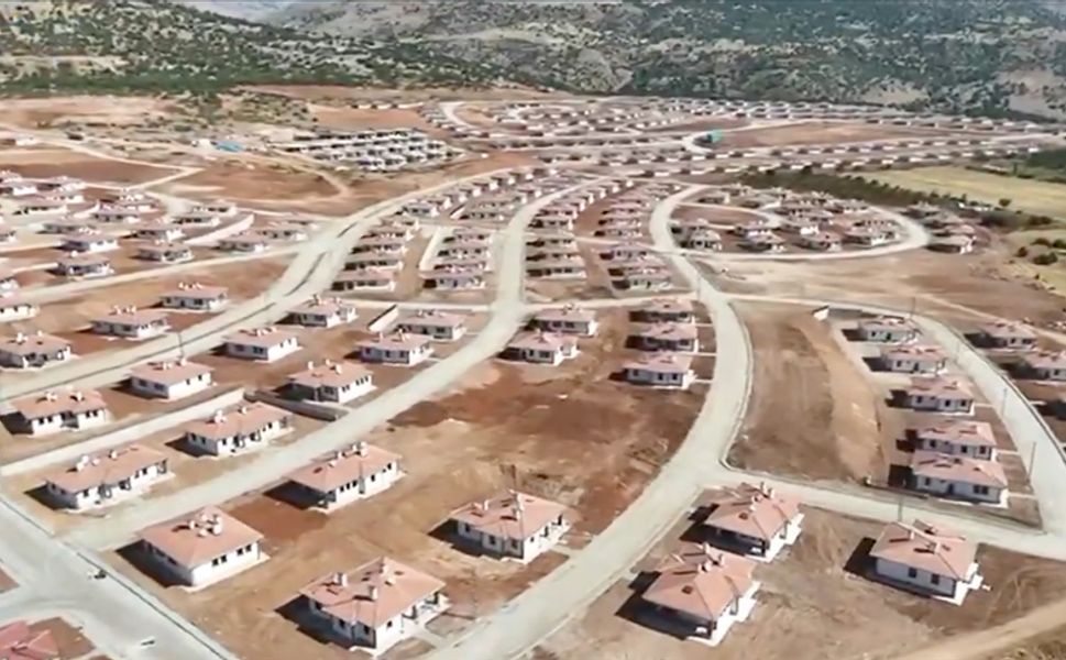 288 kırsal konut hak sahiplerine teslim edildi