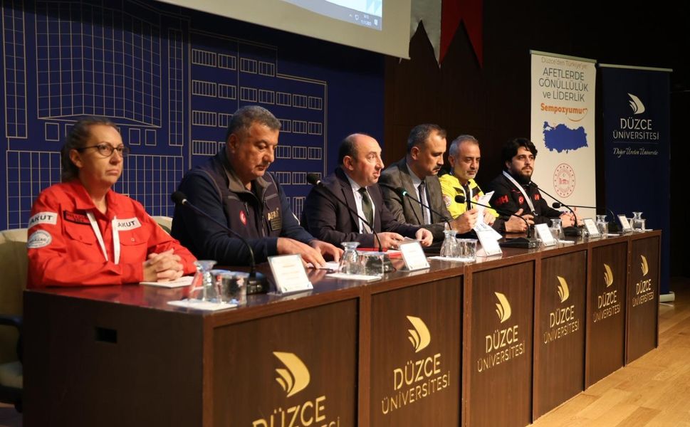 "Düzce'den Türkiye'ye: Afetlerde Gönüllülük ve Liderlik Sempozyumu"