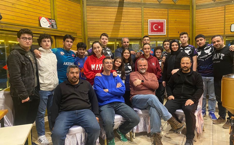 Merdan Balık Ailesinden Öğrencilere Moral Buluşması