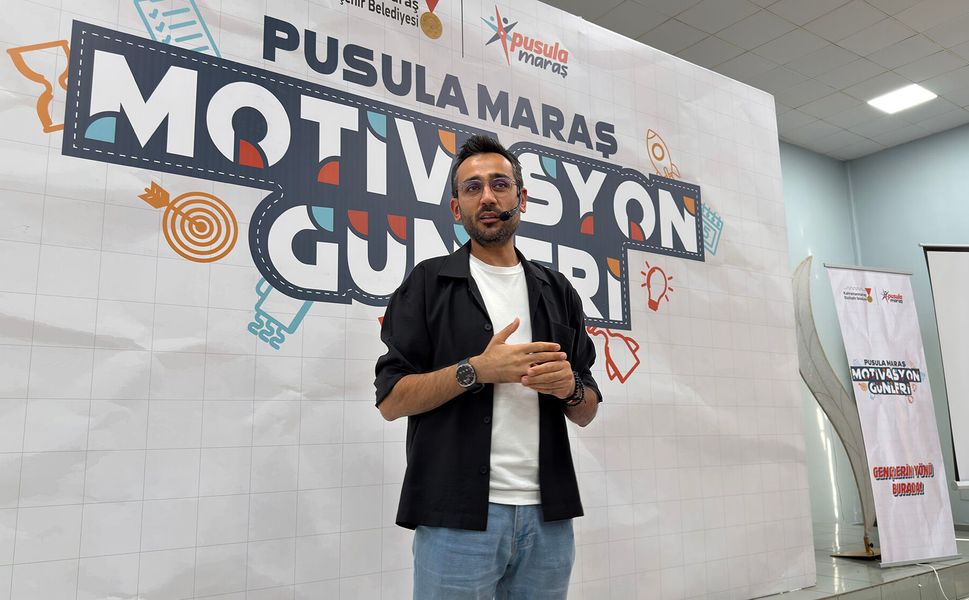 Sınavlara Hazırlıkta Büyükşehir Desteği; Gri Koç’la Motivasyon Günleri Başladı