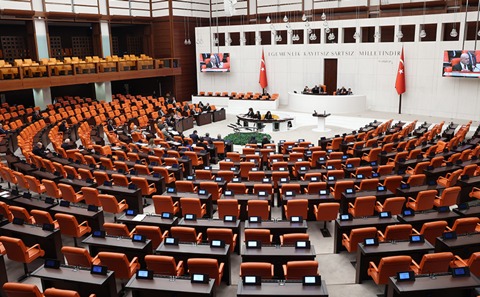 En Düşük Emekli Aylığı Teklifi TBMM Genel Kurulunda Kabul Edildi