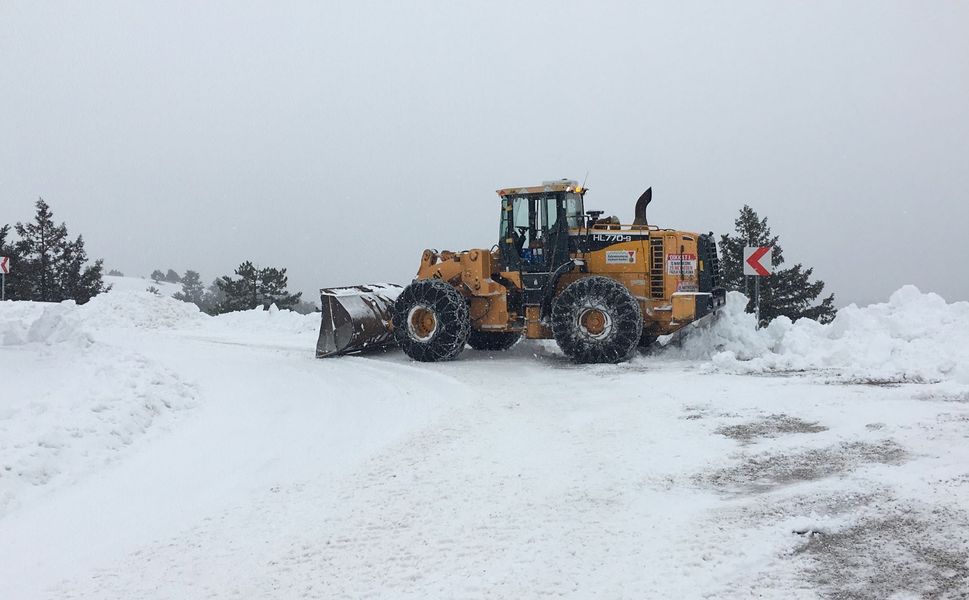Büyükşehir’den Kırsalda da Karla Etkin Mücadele