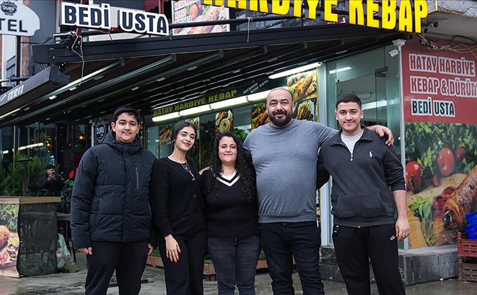 Alvanoğlu ailesi, Hatay'a dönecekleri günün hayalini kuruyor