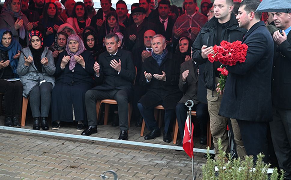 CHP Genel Başkanı Özel, ziyaretlerde bulundu