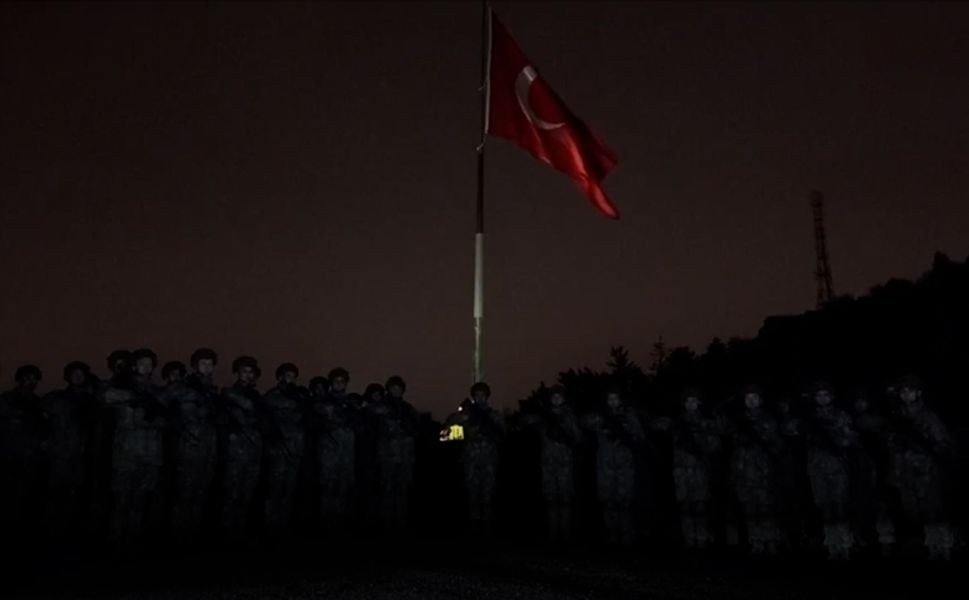 Mehmetçik, 6 Şubat depremleri için saygı duruşunda bulundu