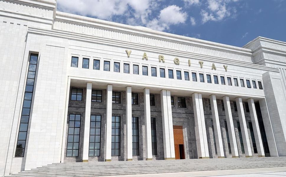 Boşanma aşamasındaki eşini gizli kamerayla izleyen sanığın cezası onandı