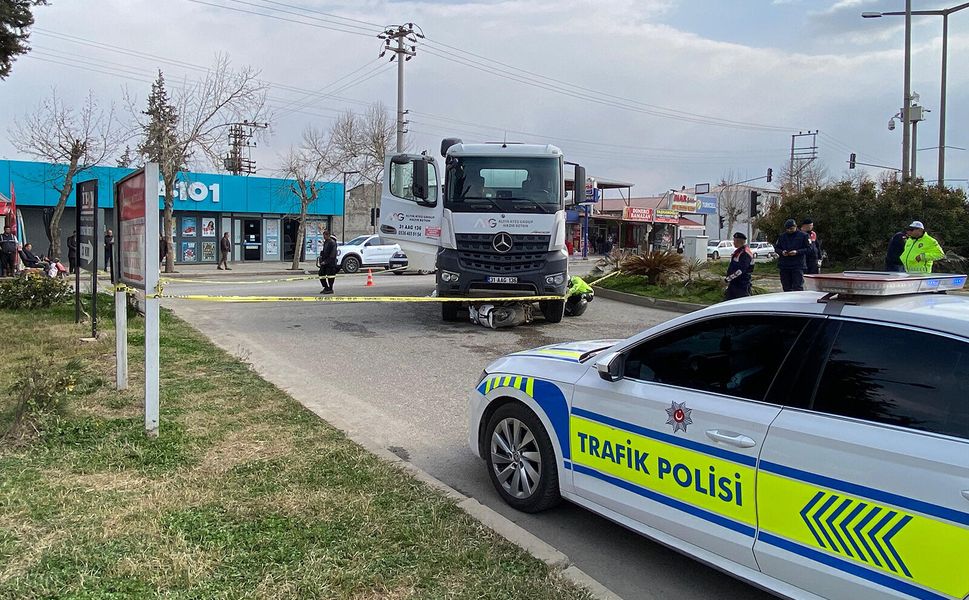 Beton Mikseri ile Çarpışan Motosikletin Sürücüsü Öldü