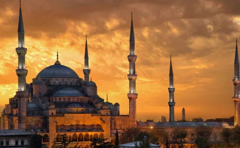 Bin aydan hayırlı gece: Kadir Gecesi pazartesi idrak edilecek