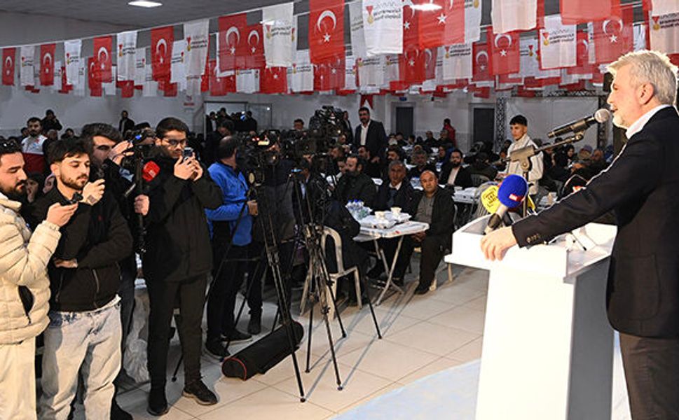 Büyükşehir’in Gönül Sofrası Çağlayancerit’te Kuruldu