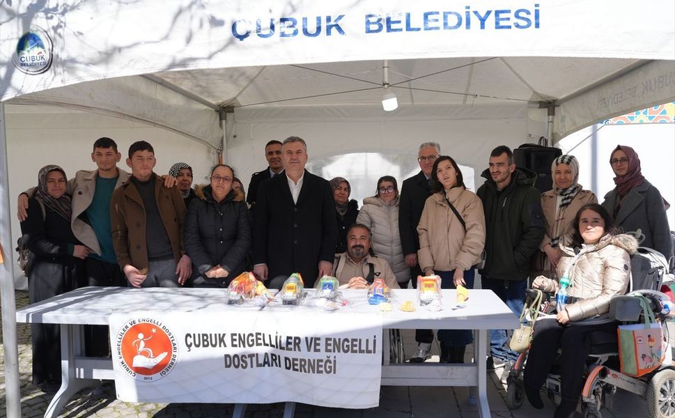 Demirbaş'tan depremzedelere yönelik oyuncak kampanyasına destek