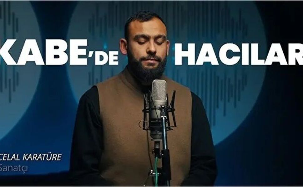 “Kabe’de Hacılar Hû Der Allah” ilahisinin sözleri nedir?