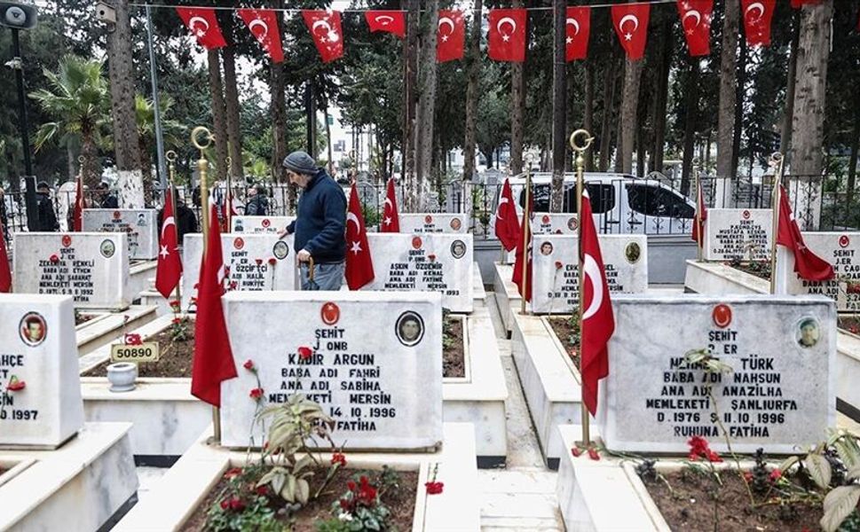 Çevre İllerde Ramazan Bayramı Arifesinde Mezarlıklar Ziyaret Edildi