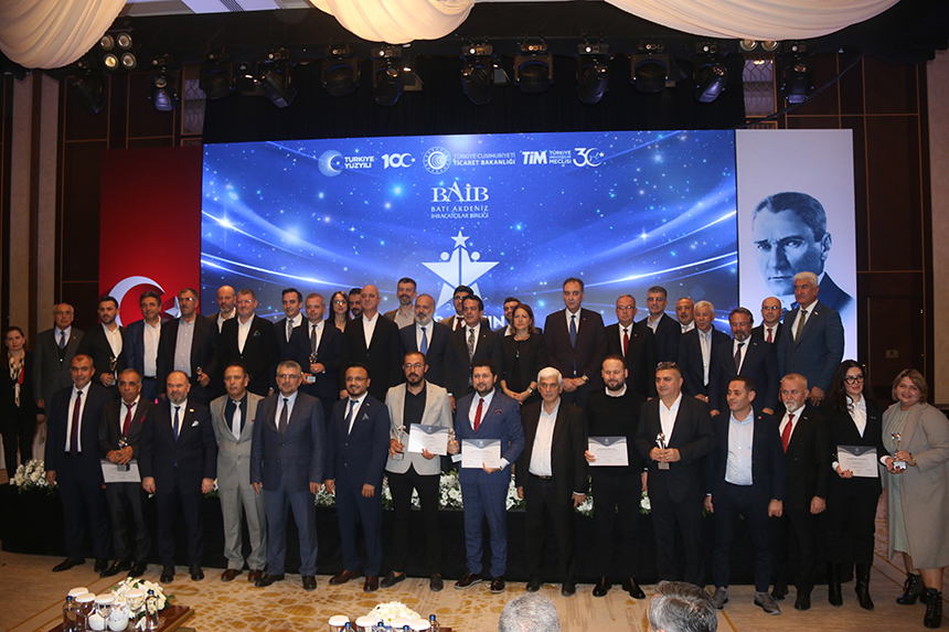 Batı Akdeniz'in Başarılı Ihracatçıları Ödüllendirildi (1)