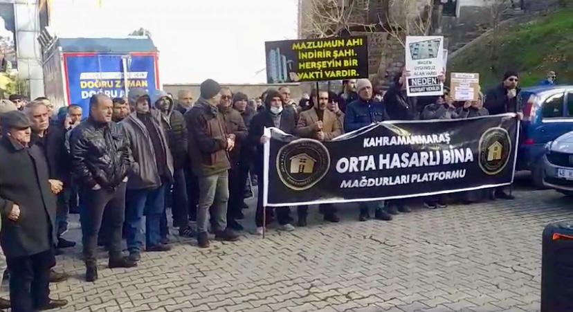 Kahramanmaraş'ta Orta Hasarlı Bina Sakinleri Yürüyerek Tepki Gösterdi (3)