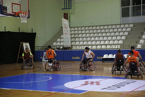 Tekerlekli Sandalye Basketbol Takımında 32 Yıldır Ter Döküyor (4)