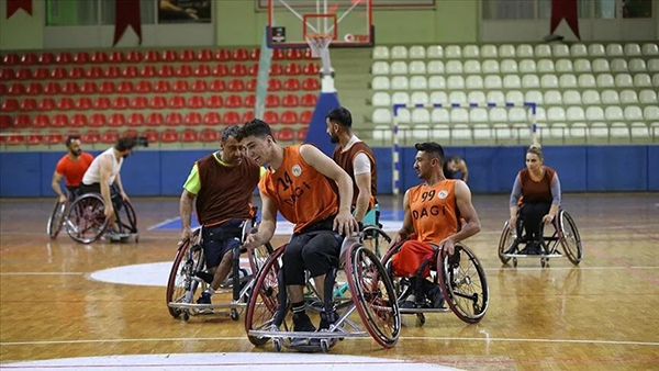 Tekerlekli Sandalye Basketbol Takımında 32 Yıldır Ter Döküyor (5)