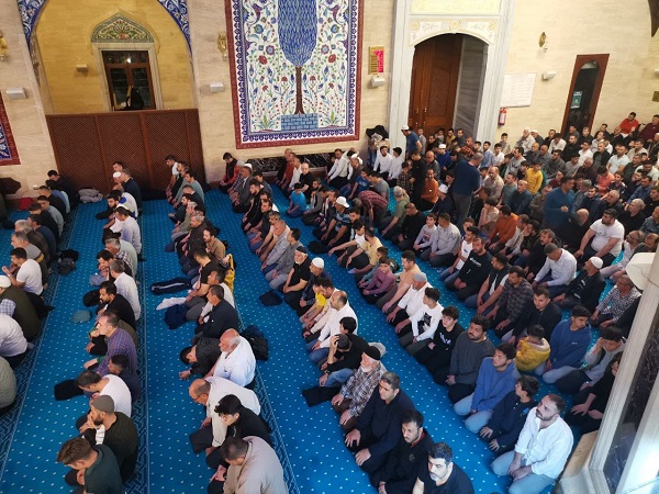 Abdulhamid Han Camii'nde 30 Bin Kişiyle Kadir Gecesi Idrak Edildi