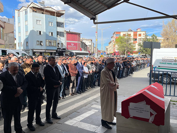 Kalp Krizi Sonucu Ölen Polis Memuru Kahramanmaraş'ta Son Yolculuğuna Uğurlandı (3)