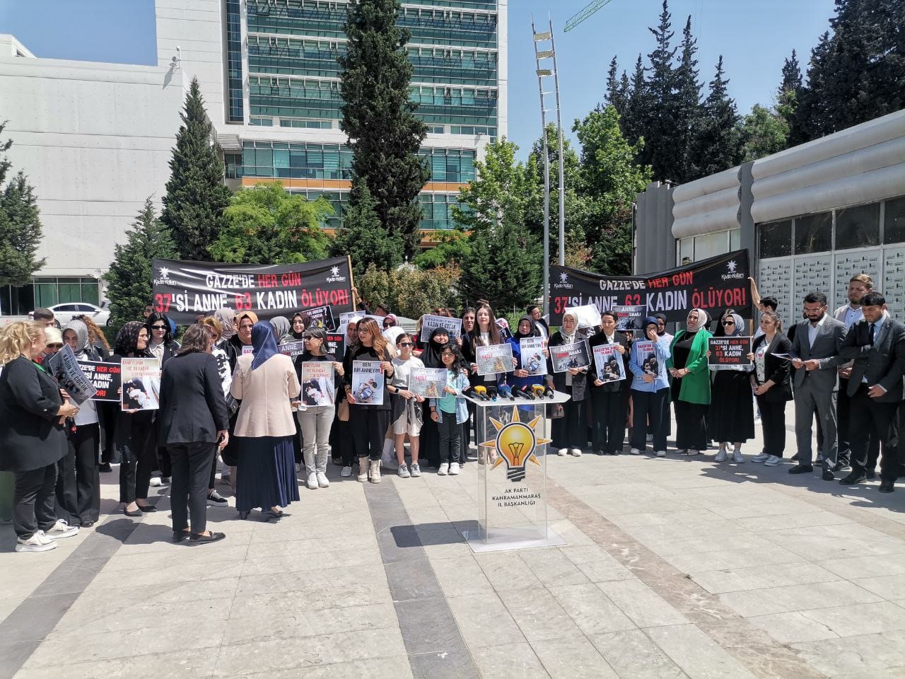 Ak Partili Kadınlar, Gazze'deki Anneler Için Meydanda Toplandı (4)