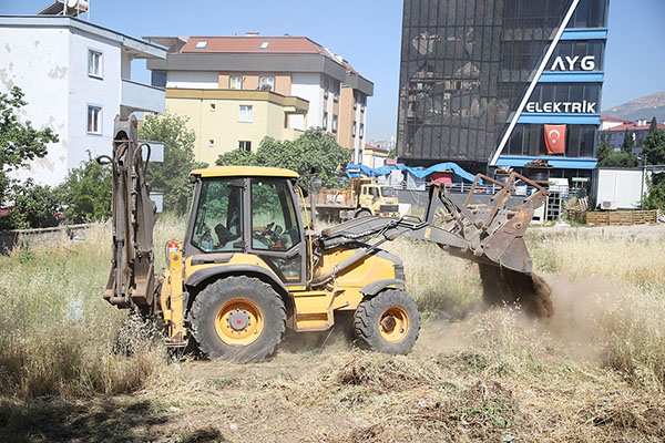 Dulkadiroğlu Park Ve Bahçe Müdürlüğü'nden Bayram Hazırlığı (4)