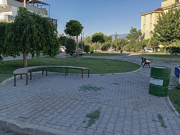 Dulkadiroğlu’nun Park Ve Bahçeleri Özenle Temizleniyor (3)