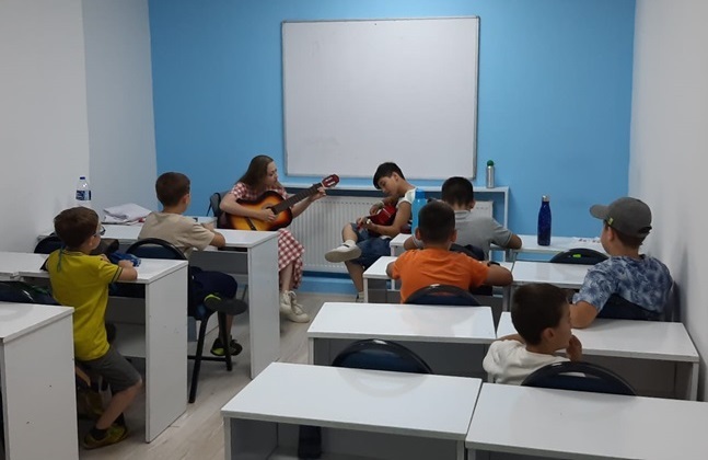 Filozof Gündüz Bakım Evi Ve Çocuk Kulübü, Hem Eğlendiriyor Hem Öğretiyor (4)