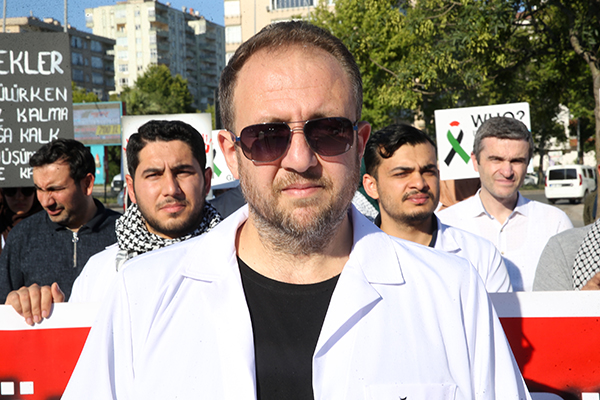 Hekimler Ve Sağlık Çalışanları İsrail'in Saldırılarını Sessiz Yürüyüşle Kınadı (4)