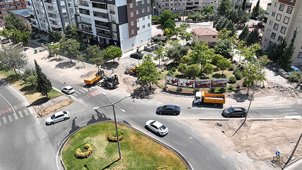 Mustafa Or Caddesi’ndeki Yaya Yolları Yenileniyor (5)