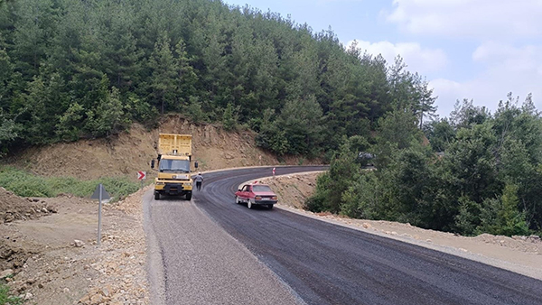 Büyükşehir, Andırın’da 6 Mahalleye Ulaşım Sağlayan Grup Yolunu Yeniliyor (3)