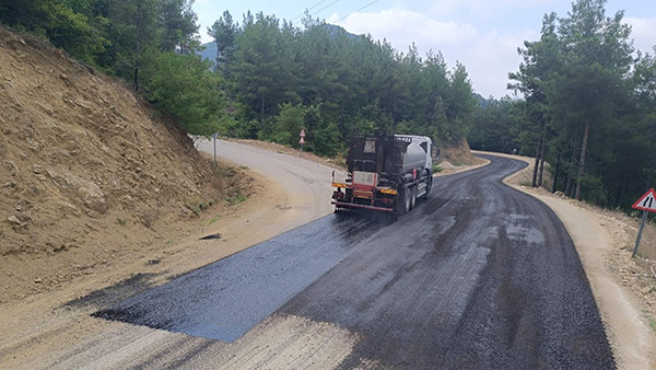 Büyükşehir, Andırın’da 6 Mahalleye Ulaşım Sağlayan Grup Yolunu Yeniliyor (4)