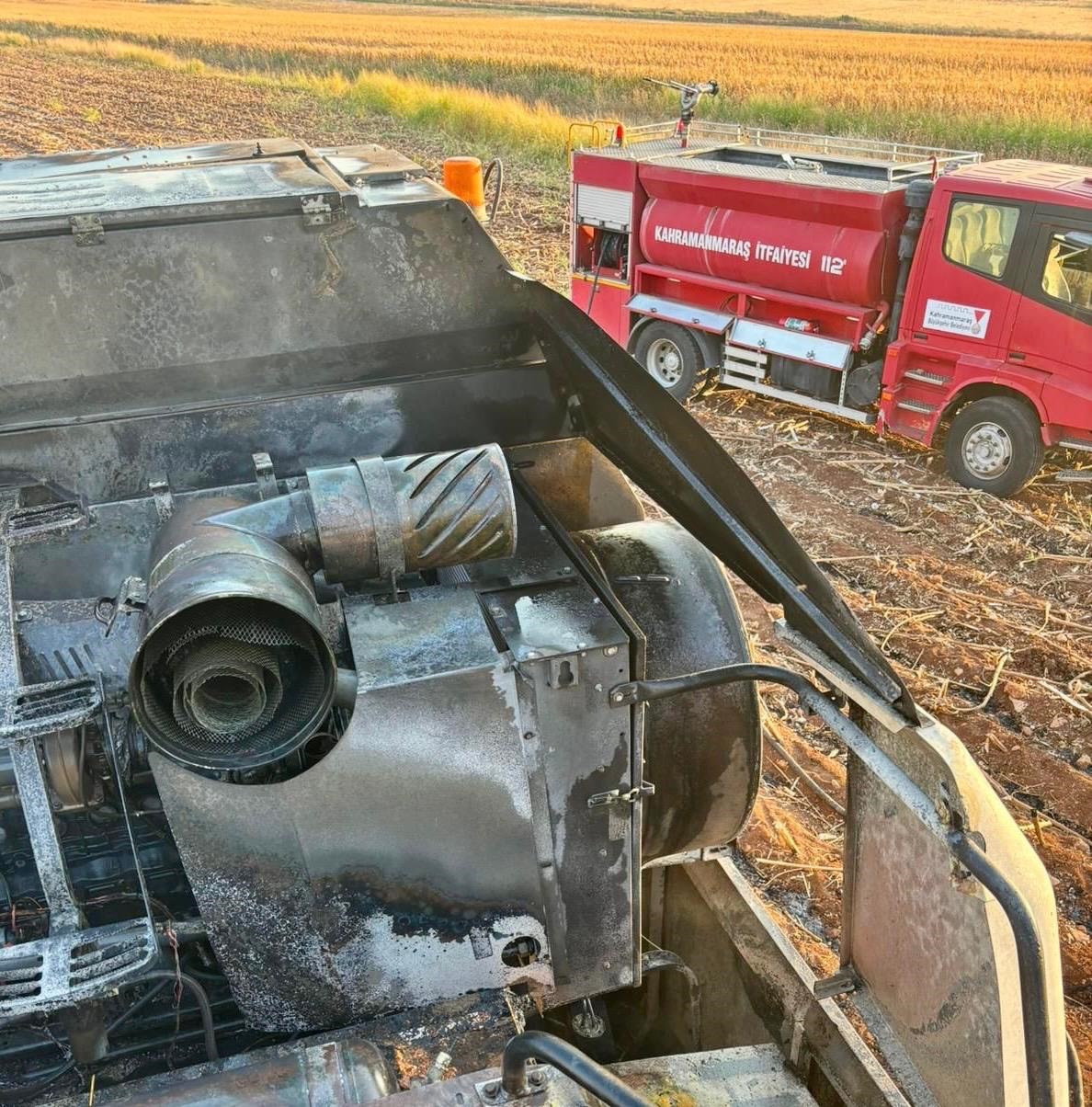 Hasat Sırasında Alev Alan Biçerdöver Kül Oldu (1)