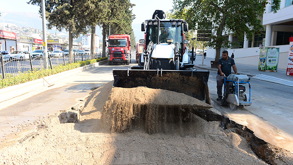 Kanalizasyon Hattındaki Arızaya Hızlı Müdahale (3)