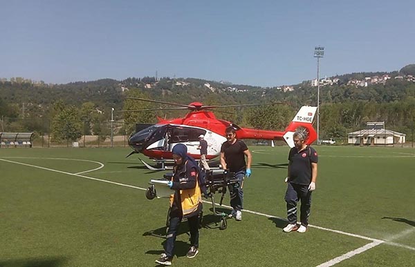 Yaşlı Hasta Için Helikopter Ambulans Havalandı1