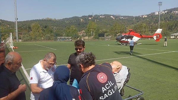 Yaşlı Hasta Için Helikopter Ambulans Havalandı2