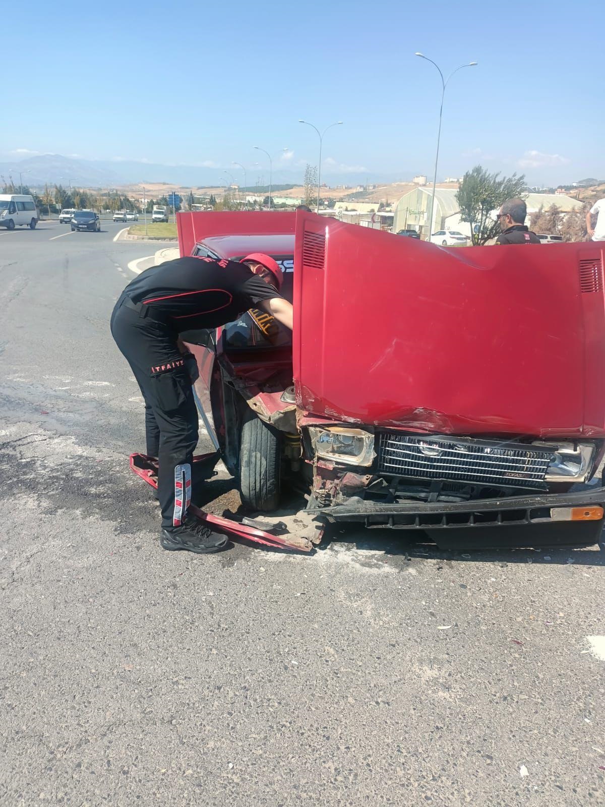 Kahramanmaraş’ta Iki Otomobil Çarpıştı 2 Yaralı