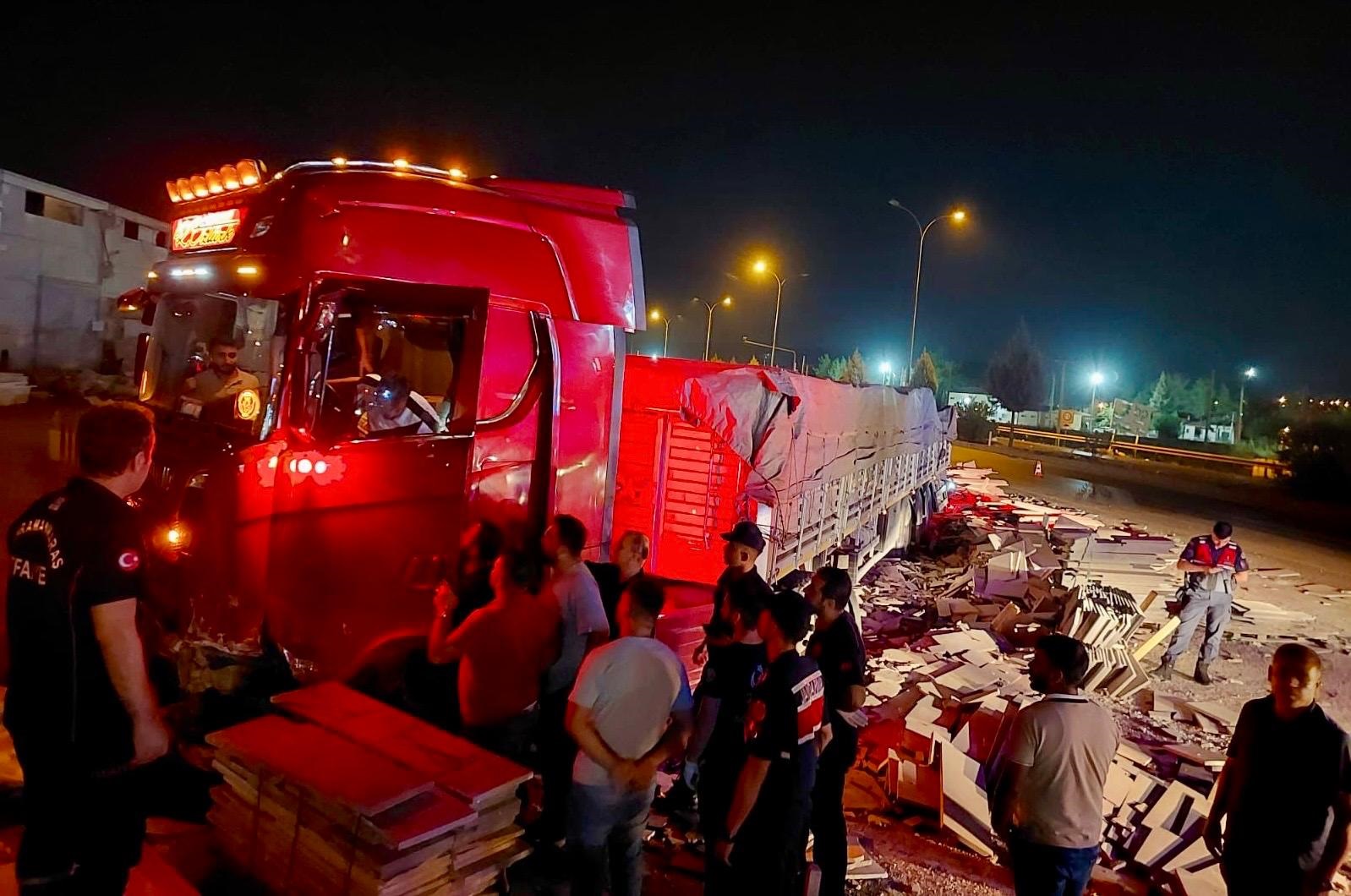 Kahramanmaraş’ta Tır Mermer Atölyesine Girdi (1)