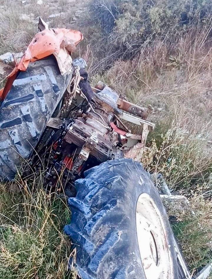 Kahramanmaraş’ta Traktör Uçuruma Yuvarlandı (2)