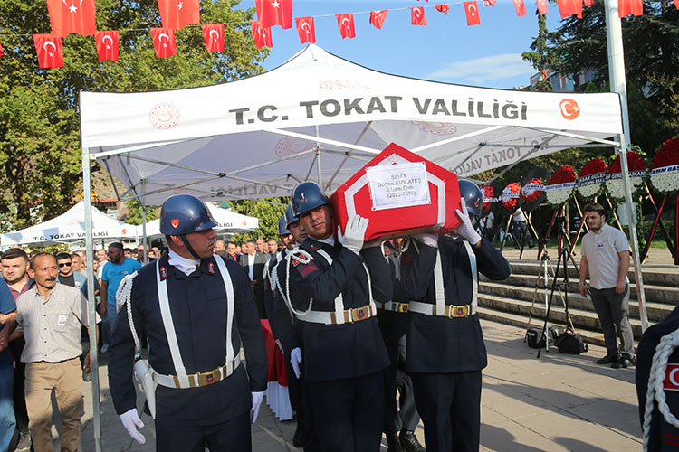 Ovacık Şehitleri Memleketlerinde Toprağa Verildi (2)