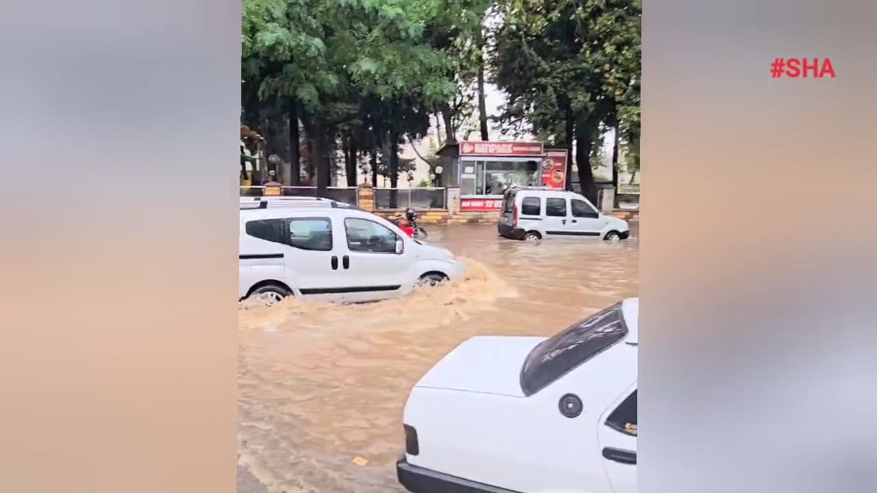 Sağanak Yağış Hayatı Olumsuz Etkiledi (2)-1