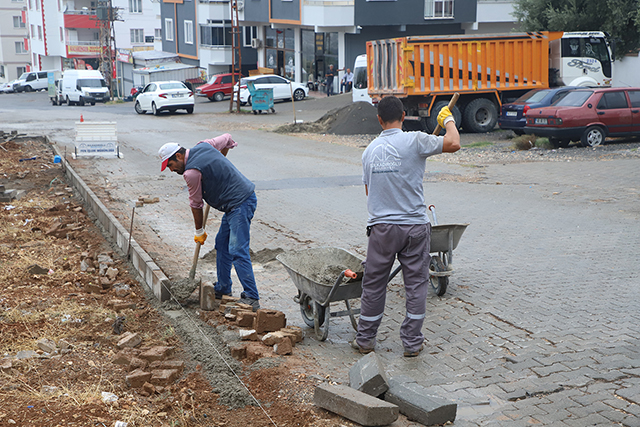 Dulkadiroğlu’ndan Ballıca’da Kilit Parke Çalışması (3)