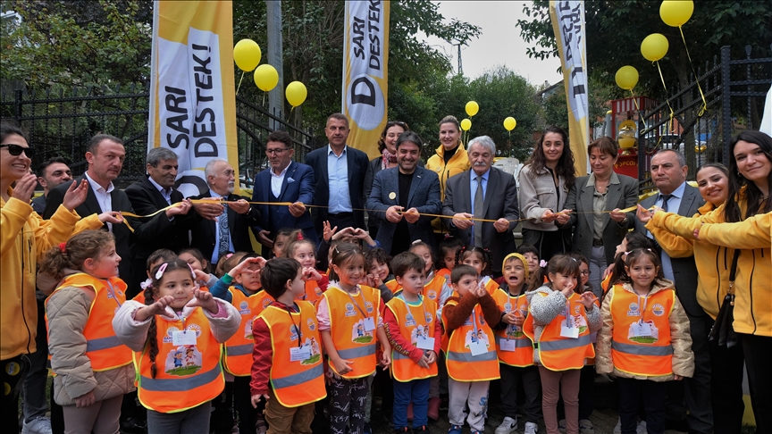 11 Çocuk Parkına Sarı Destek Oyun Alanı (1)